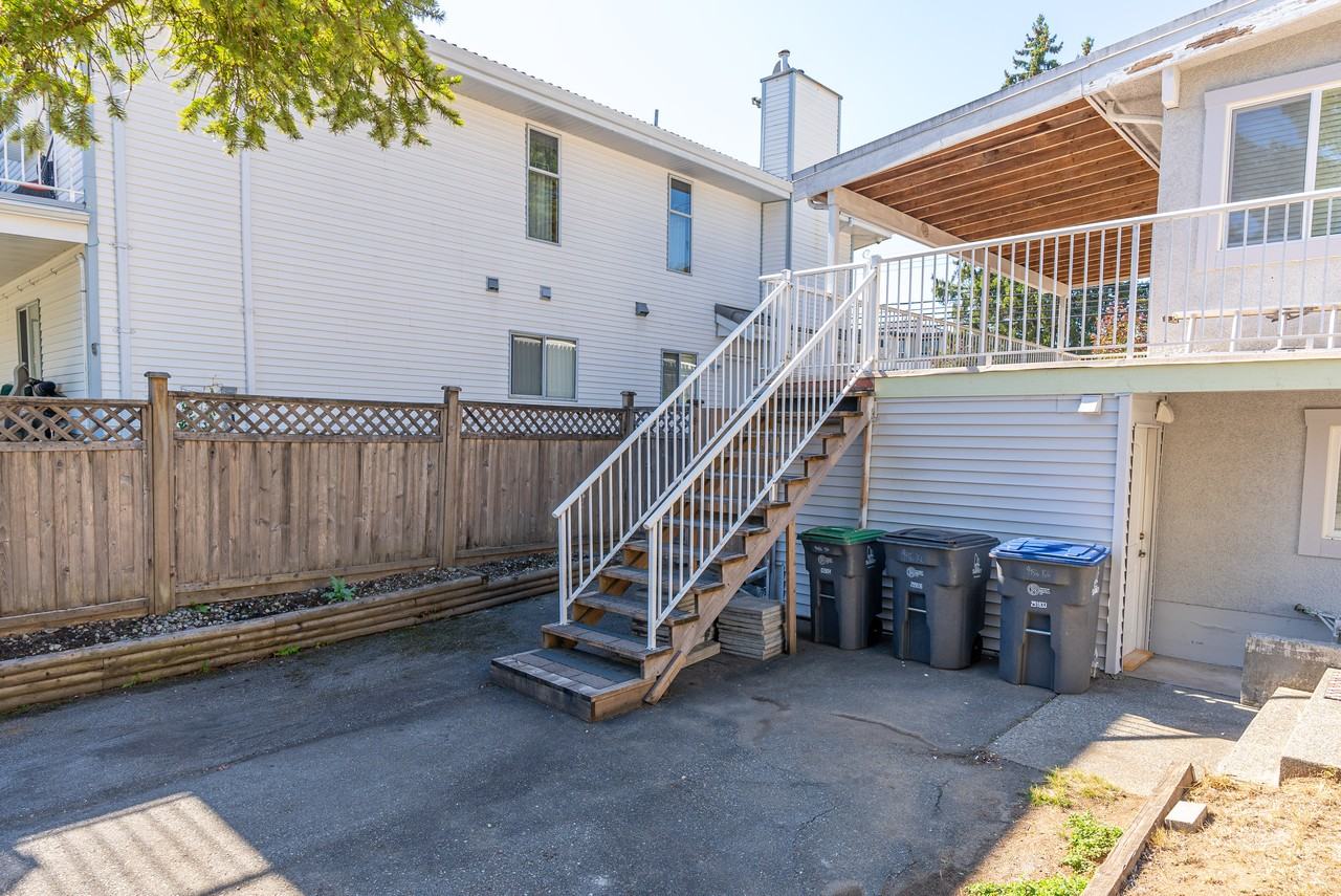 9486 156 Street - Photo 3 of 27