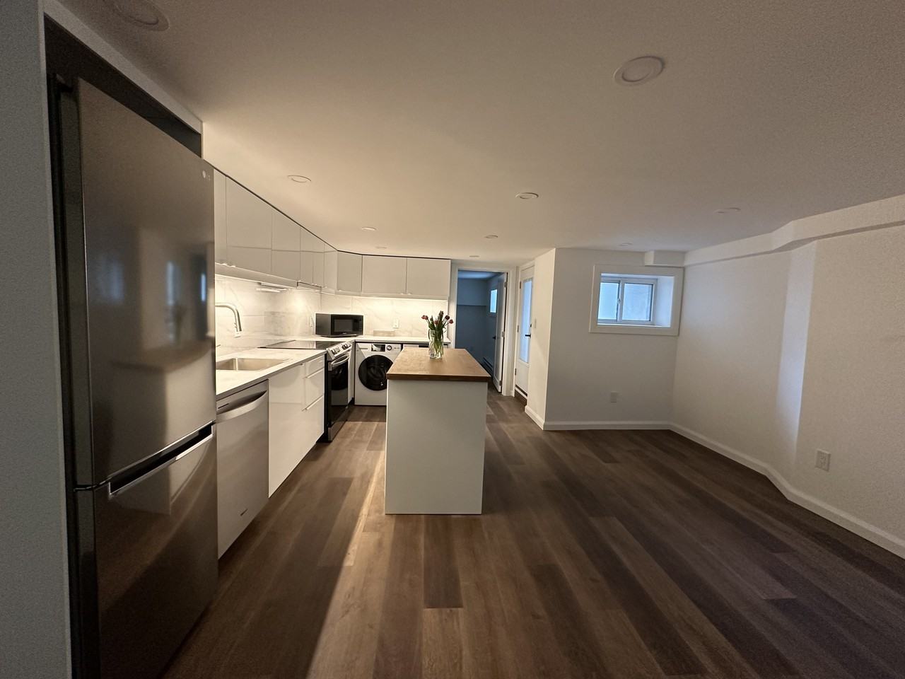 122 Bellevue Avenue Lower - Photo 3 of 12