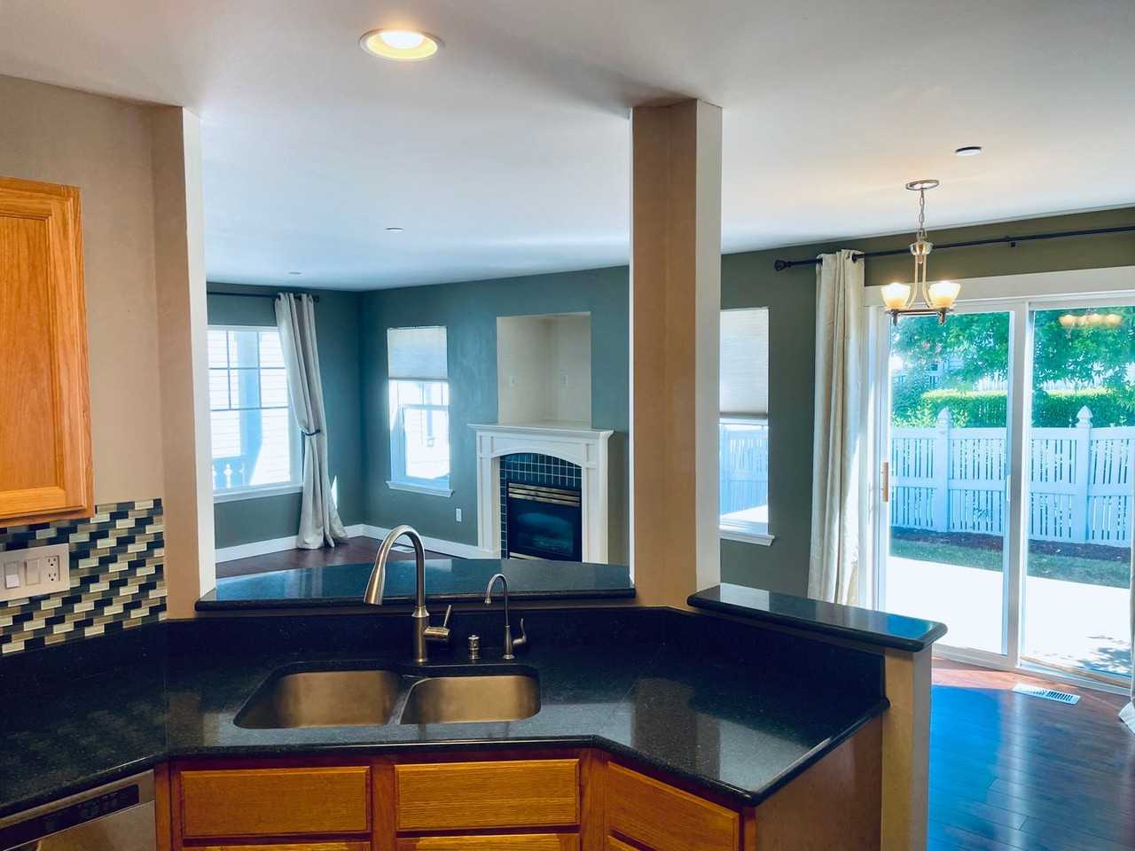 1952 Mcdonald Ave - Photo 5 of 15