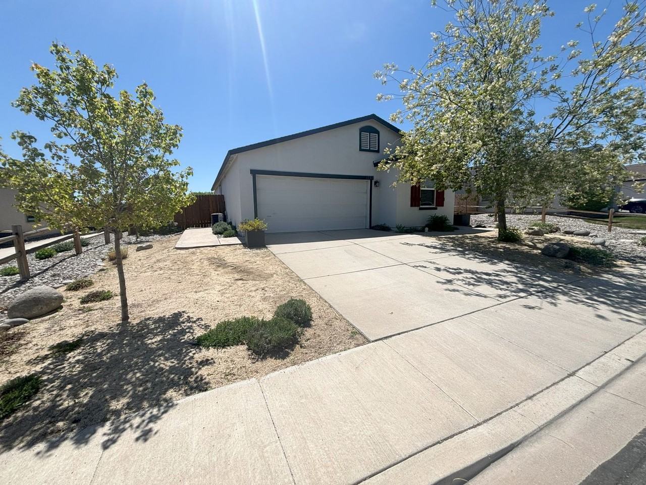 1233 Halcyon Ct - Photo 2 of 19