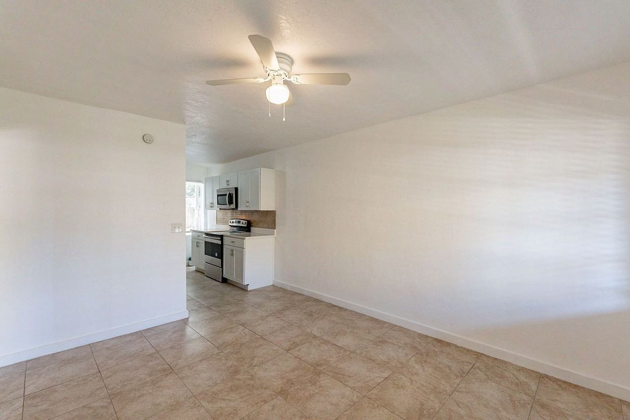 928 W Mcdowell Rd #2 - Photo 4 of 33