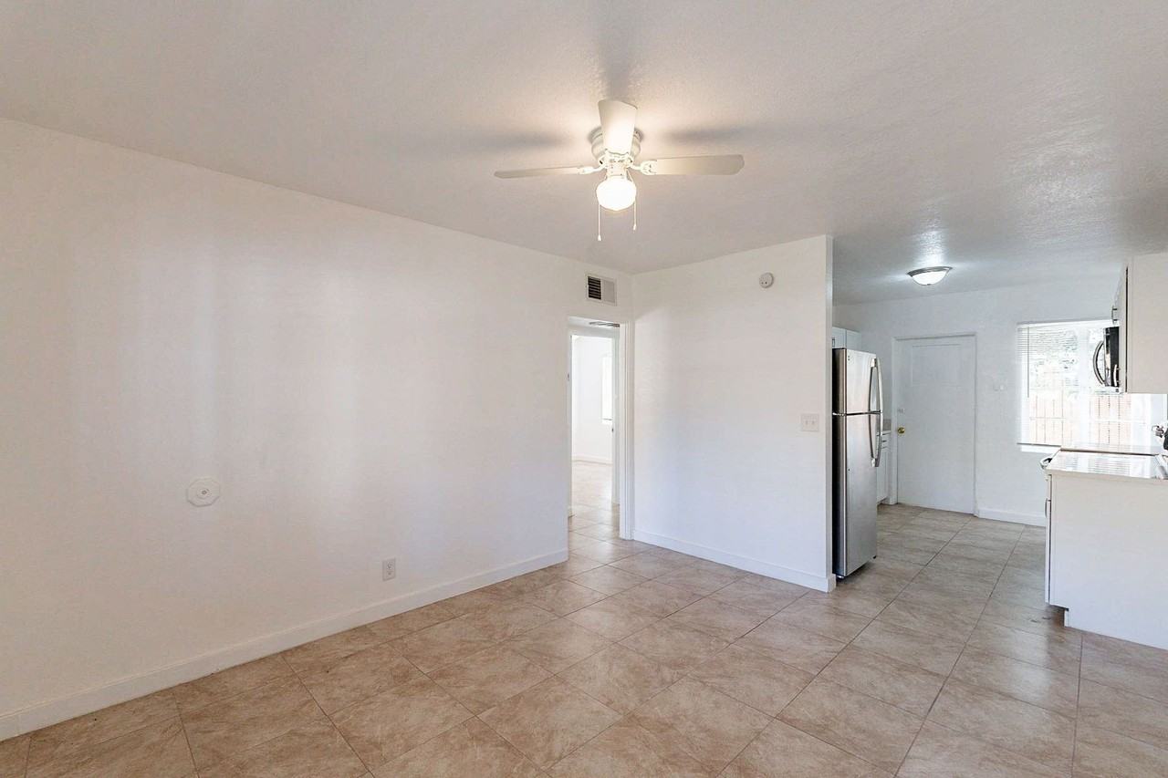 928 W Mcdowell Rd #2 - Photo 7 of 33