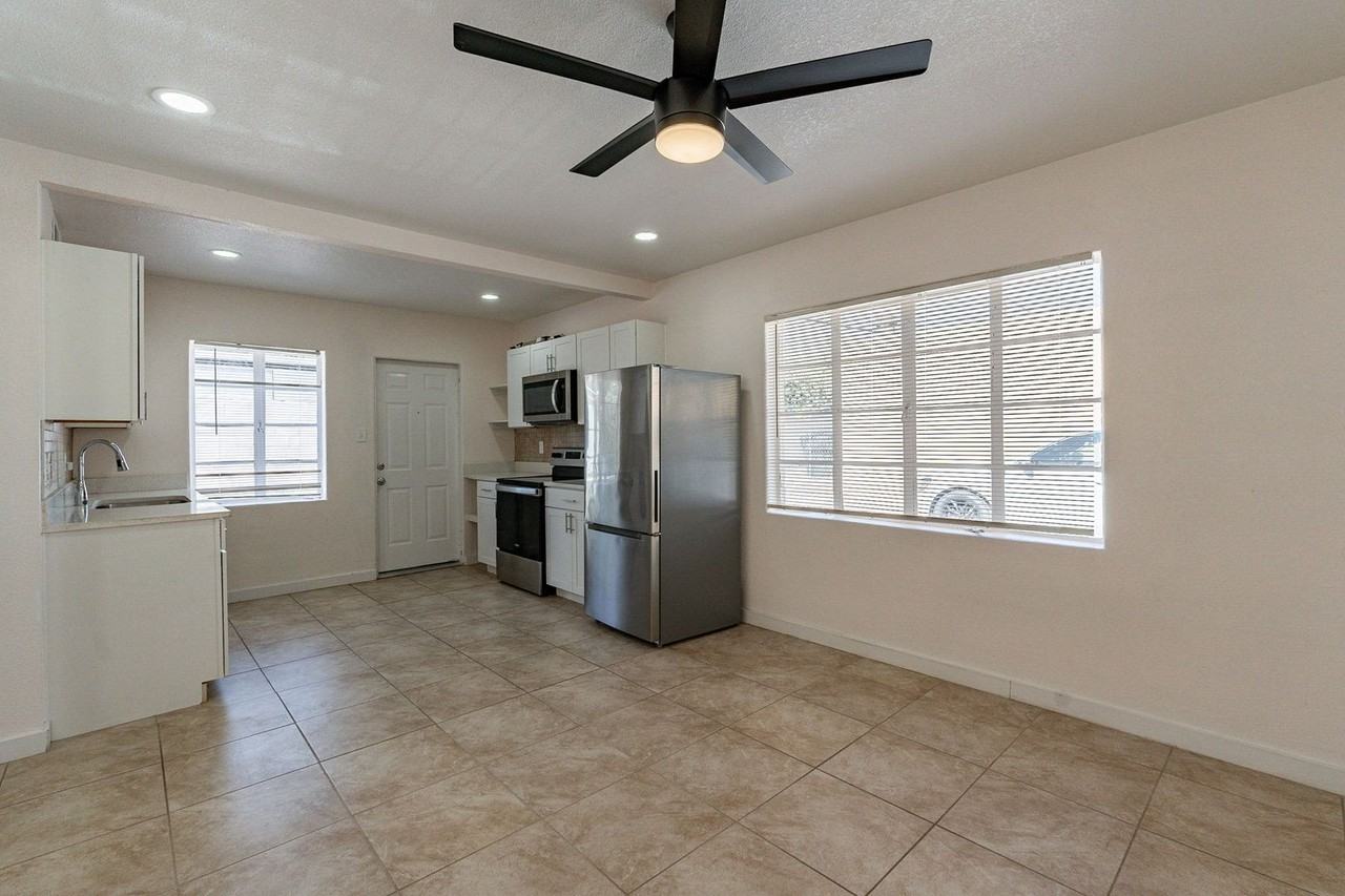 928 W Mcdowell Rd #4 - Photo 6 of 24