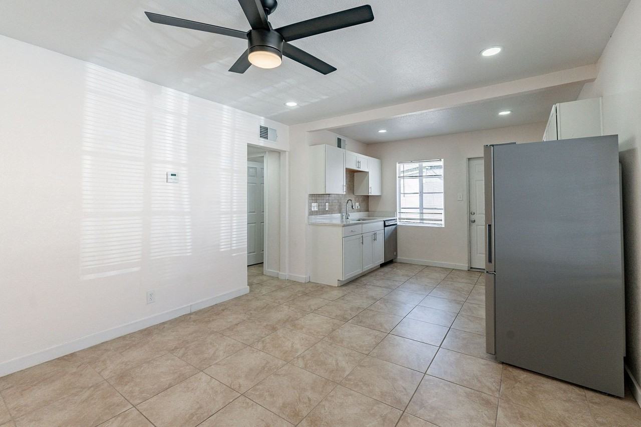 928 W Mcdowell Rd #4 - Photo 7 of 24