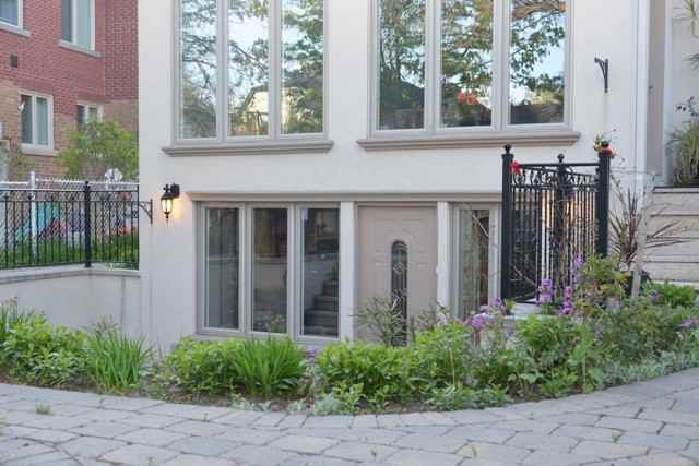 65 Roberta Drive - Photo 2 of 5