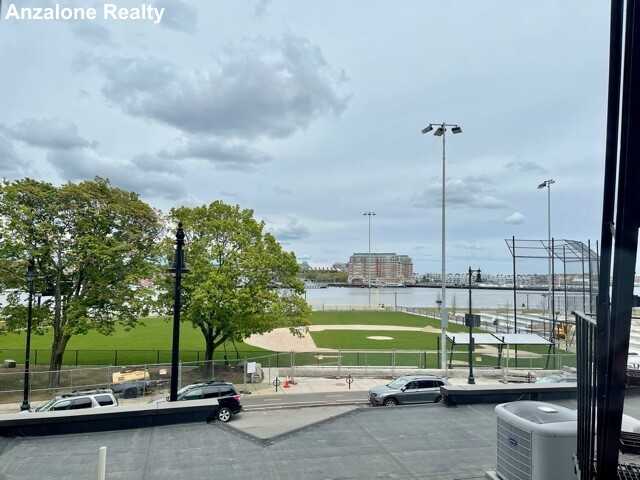 109 Charter St #1 - Photo 5 of 15