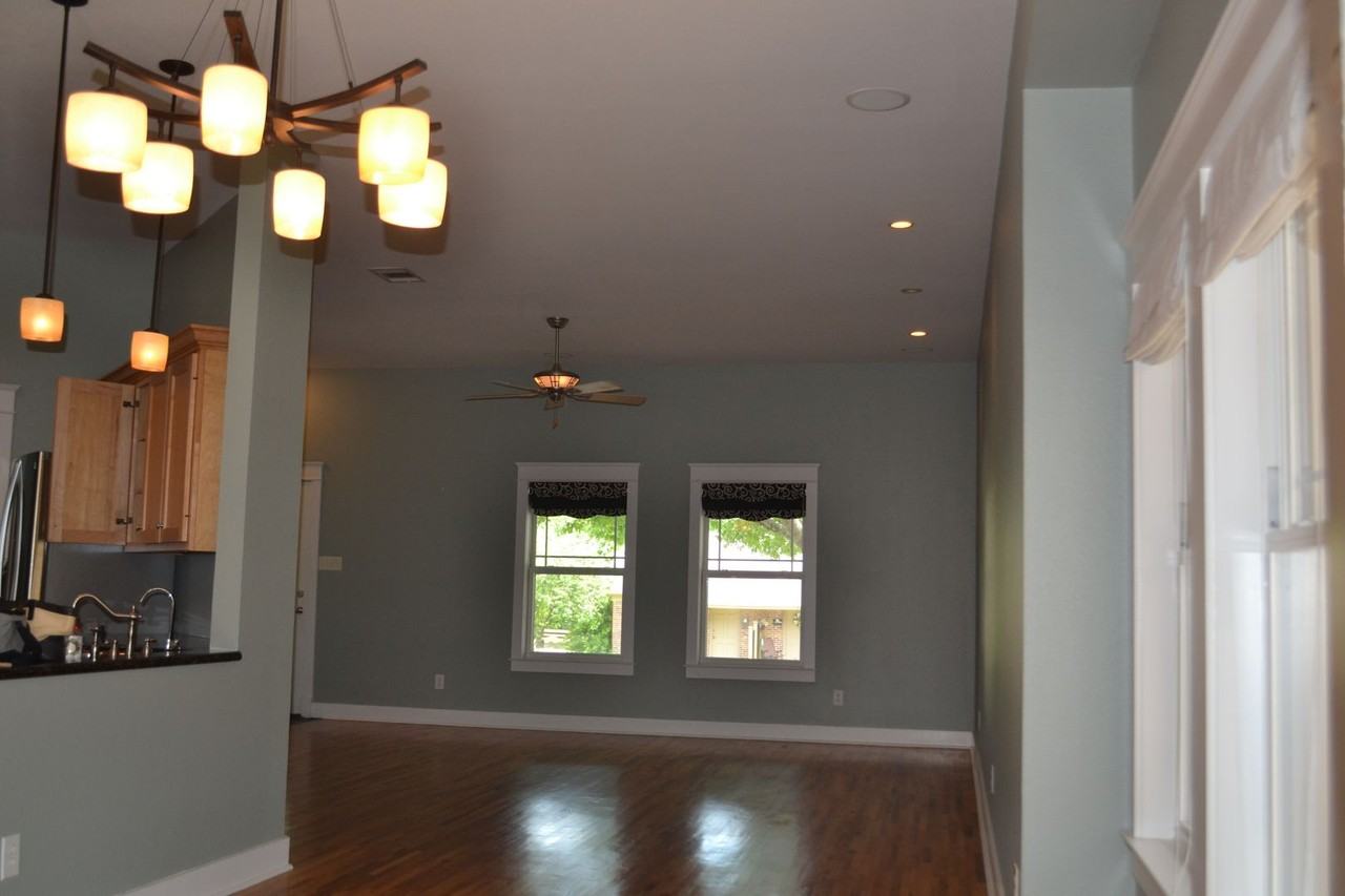 709 Roberts St - Photo 3 of 21