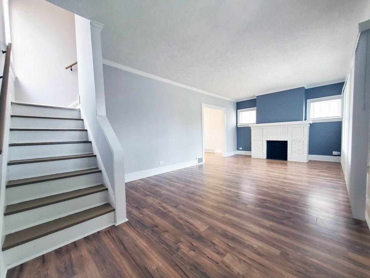 13719 Thornhurst Ave - Photo 3 of 24