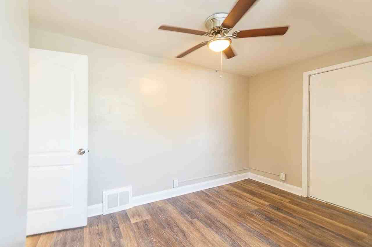 1340 Sheffield Road - Photo 3 of 33