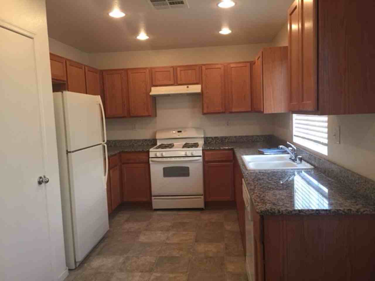 8014 Torremolinos Ave - Photo 5 of 22