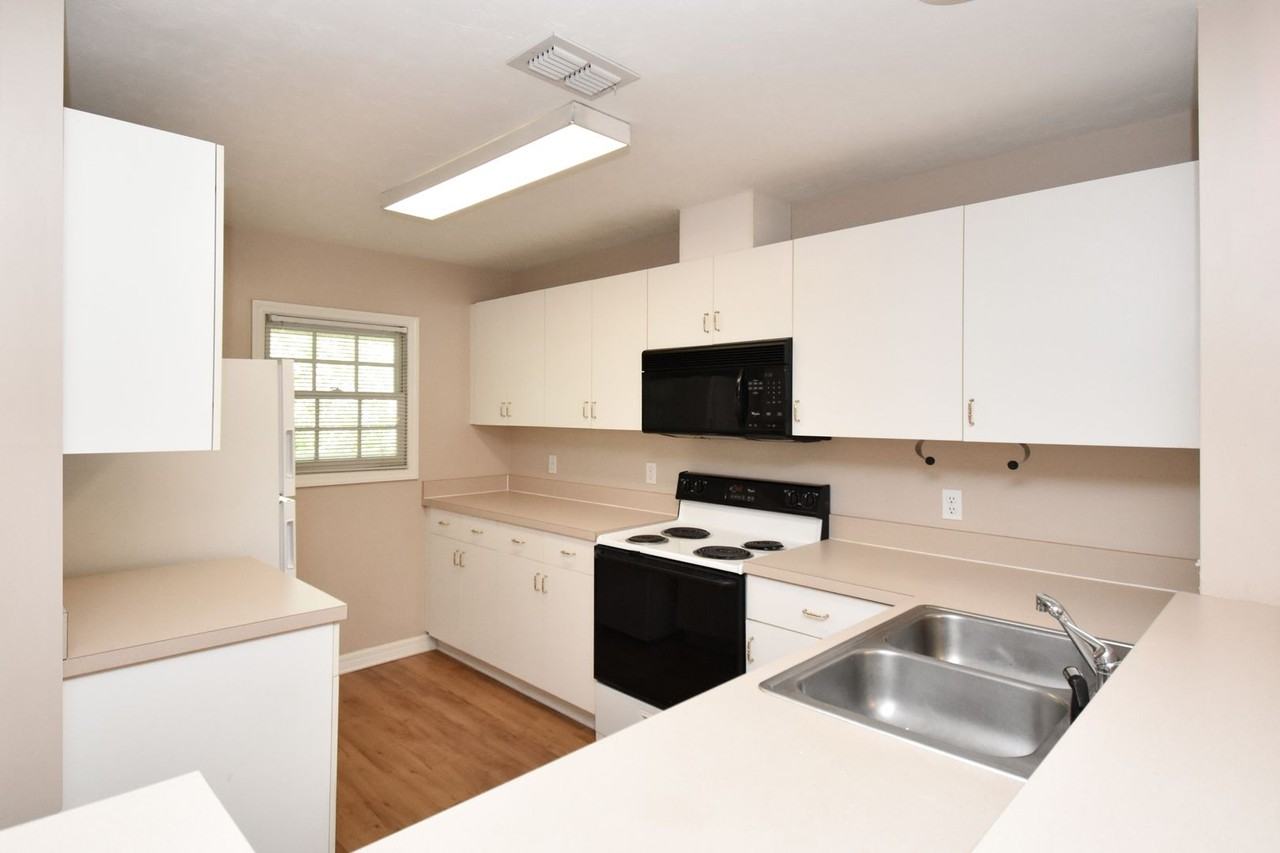 5210 Sw 91st Ter #C - Photo 3 of 15