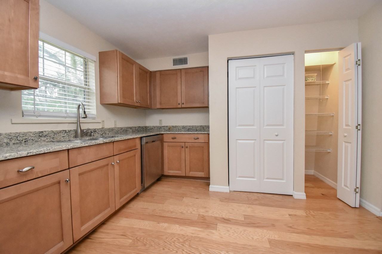 710 Northwest 54th Terrace - Photo 6 of 14