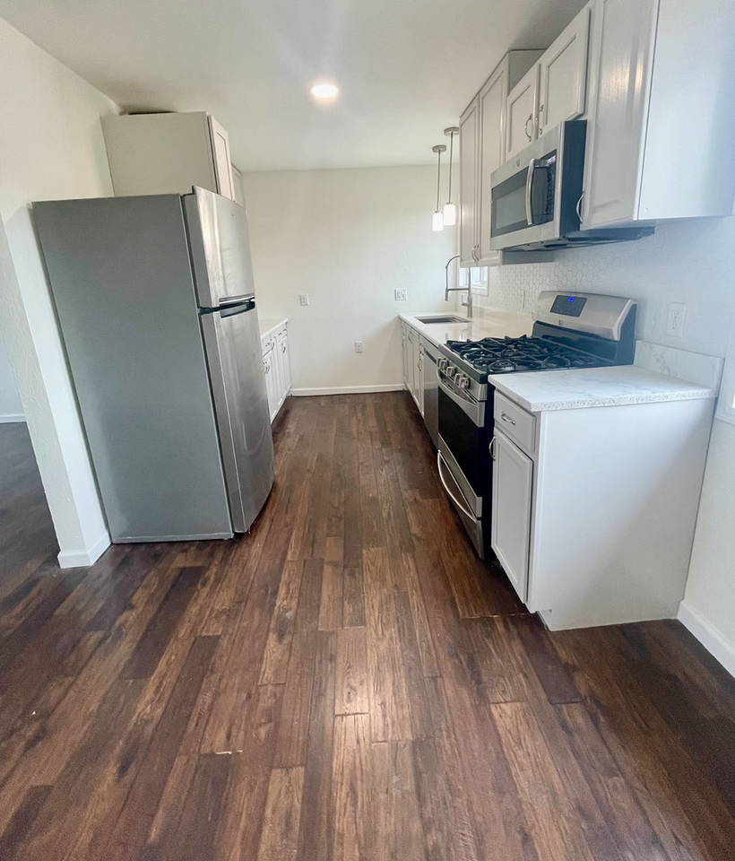 507 N Bailey St - Photo 3 of 17