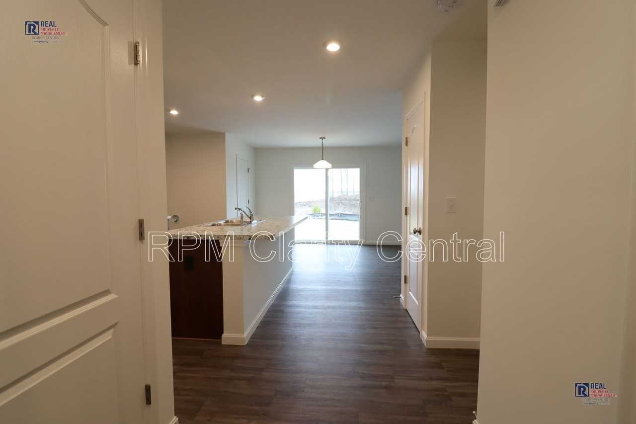 142 Heron Ave - Photo 2 of 4