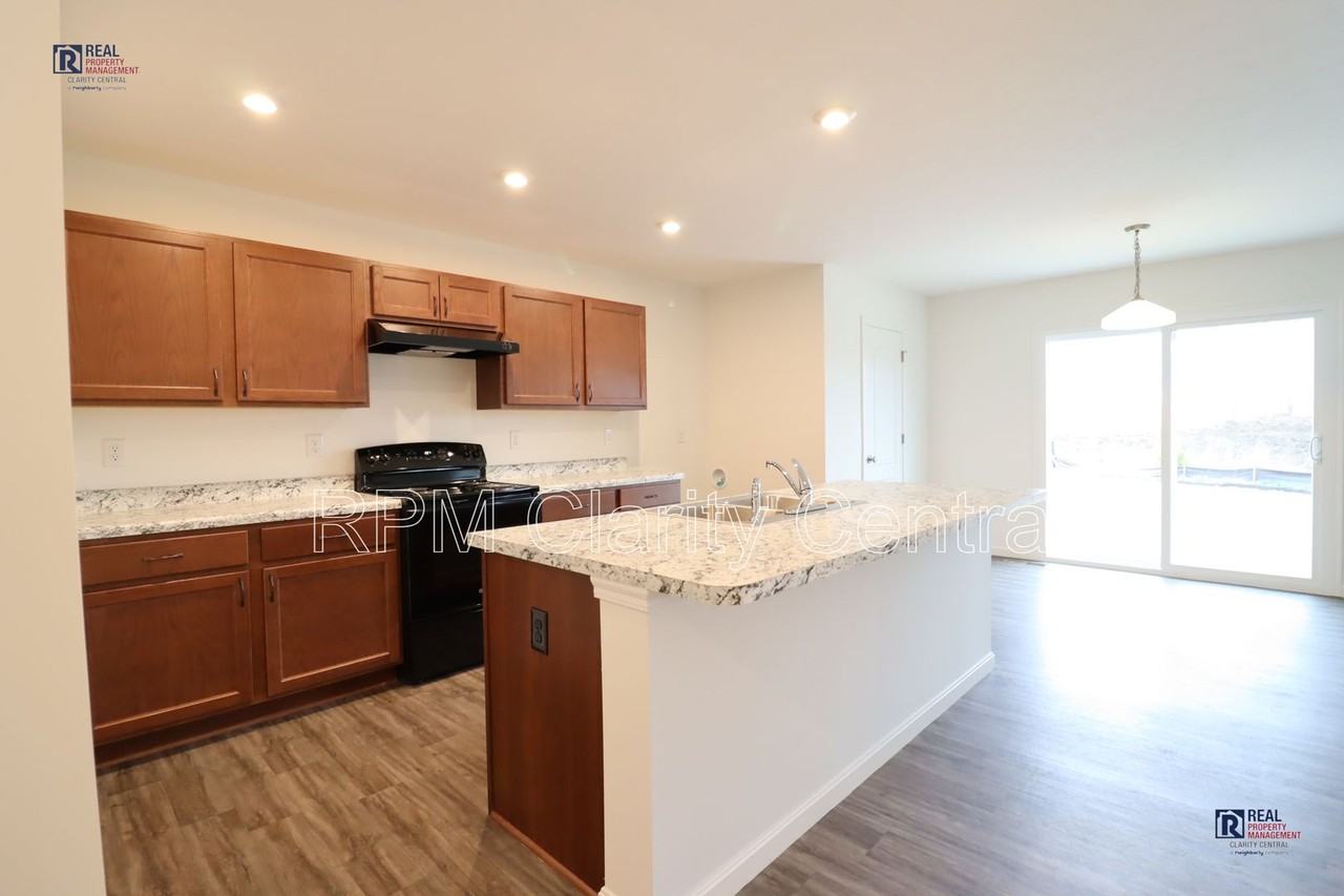 142 Heron Ave - Photo 3 of 4