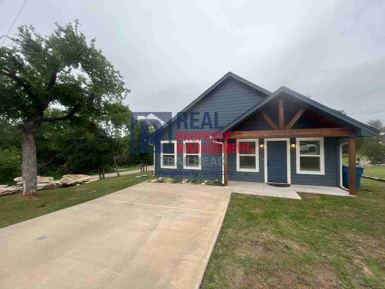 2700 Steepleridge Cir - Photo 2 of 22