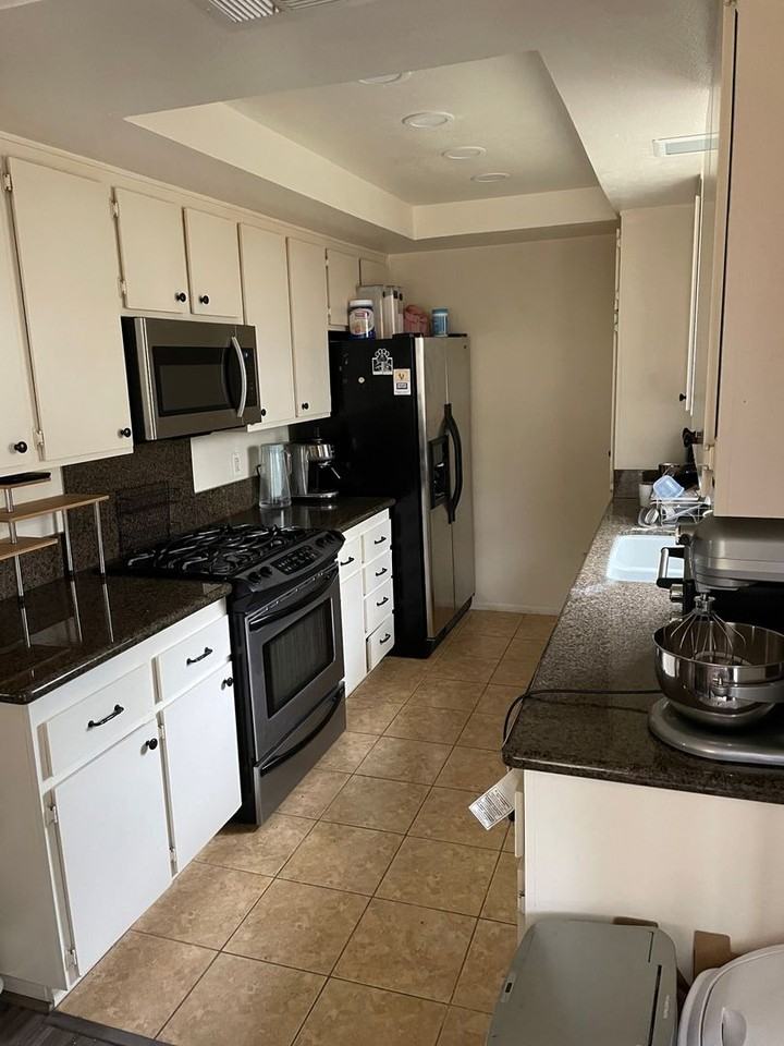 9882 Highland Ave - Photo 3 of 9