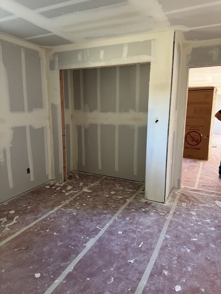 1904 Estrella Cir #3 - Photo 2 of 4