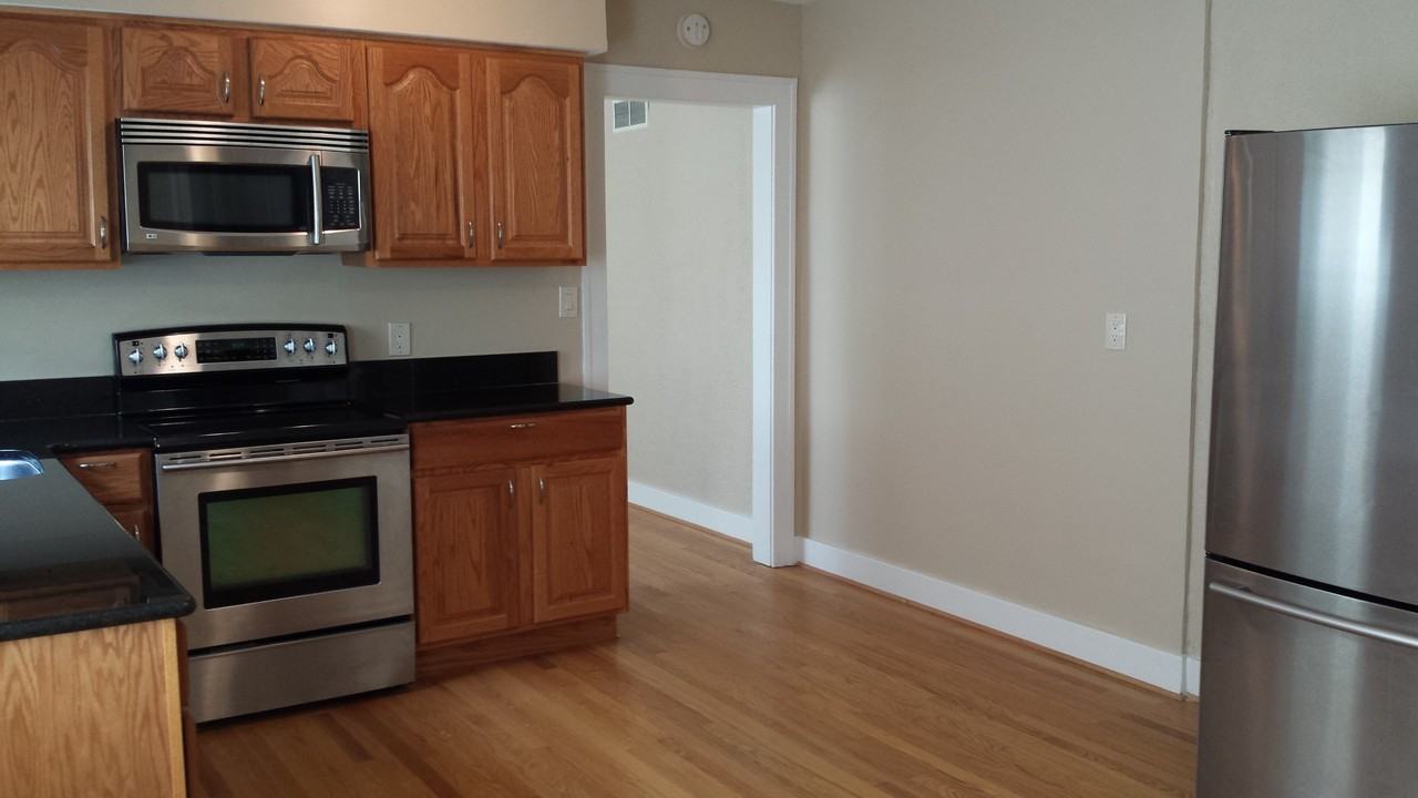 430 N Washington Ave #C - Photo 5 of 20