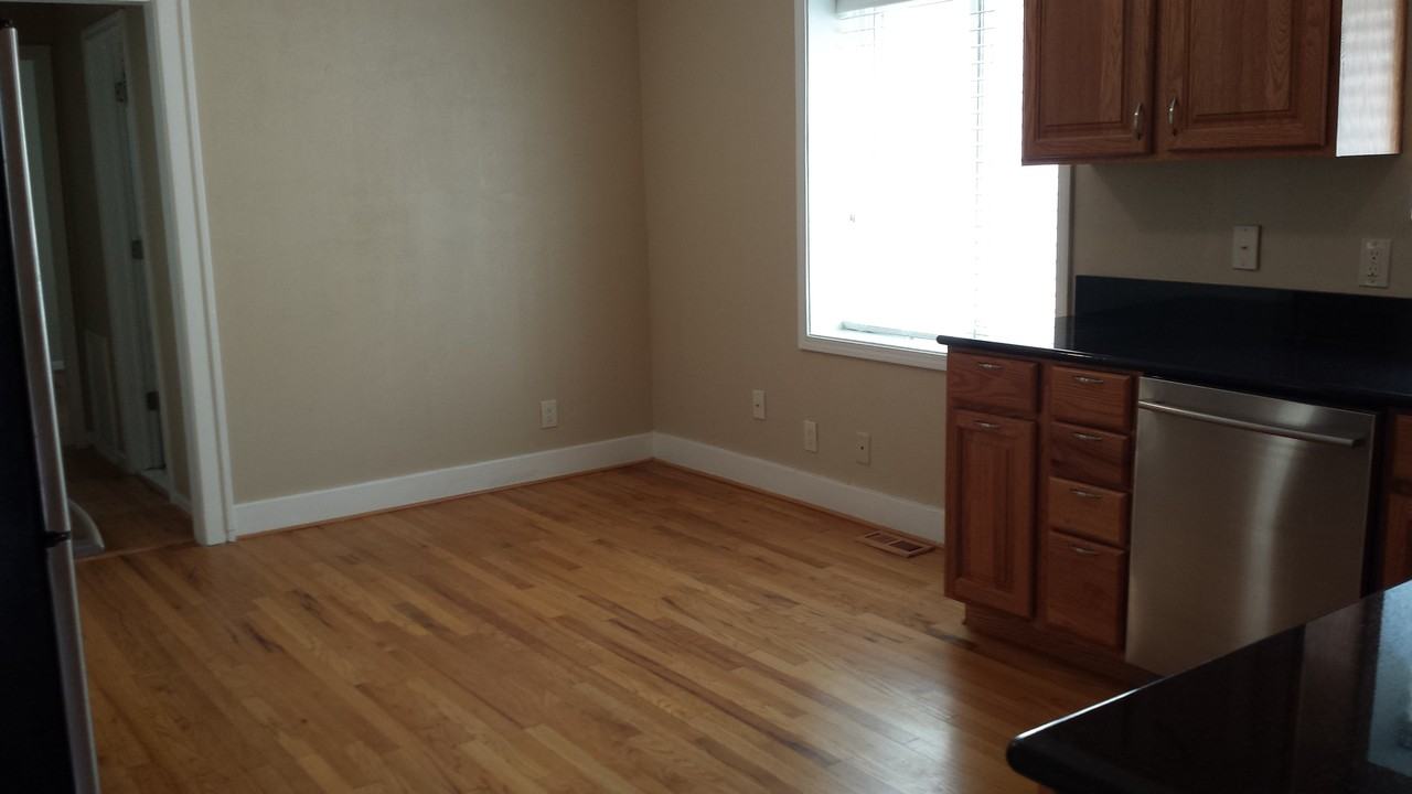 430 N Washington Ave #C - Photo 6 of 20