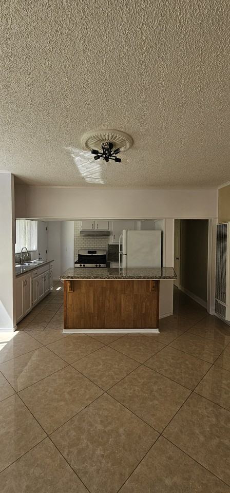 1269 S Adams St #NA - Photo 3 of 12