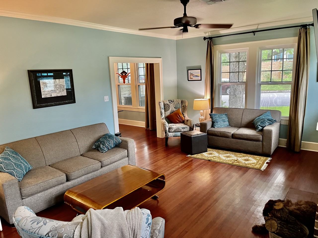201 E 34th St #1 - Photo 4 of 14