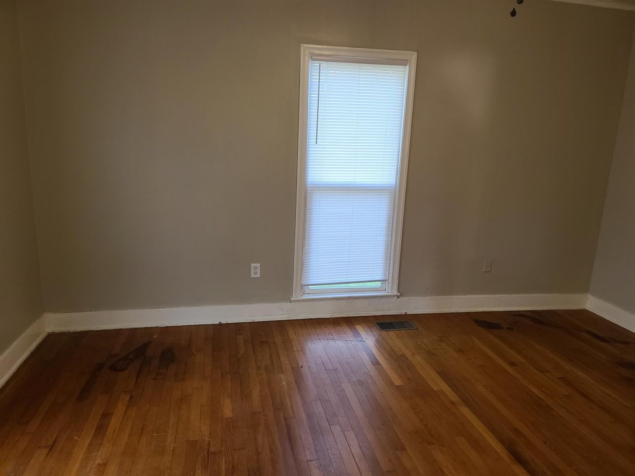 3906 Council Cir #B - Photo 3 of 10