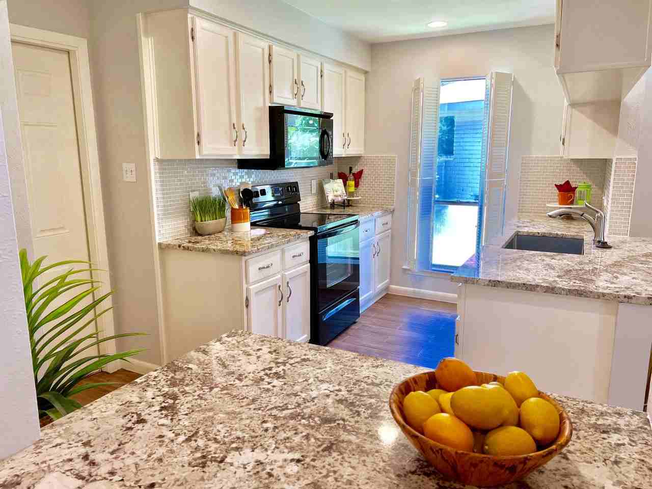 11409 Catalonia Dr - Photo 7 of 24