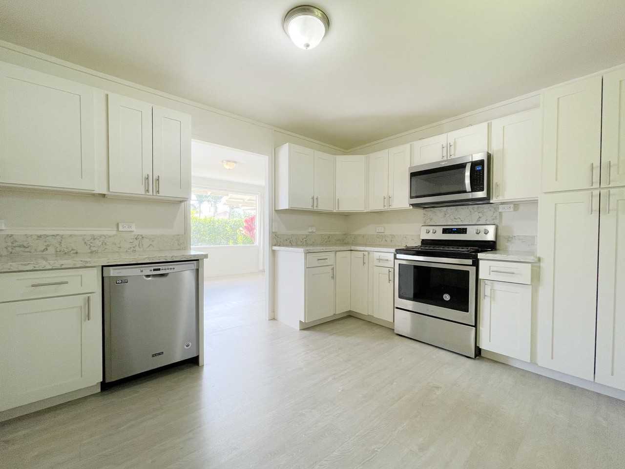 335 Oneawa St - Photo 2 of 18