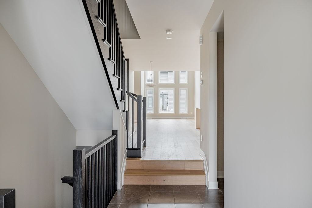 151 Bristol Crescent - Photo 3 of 39