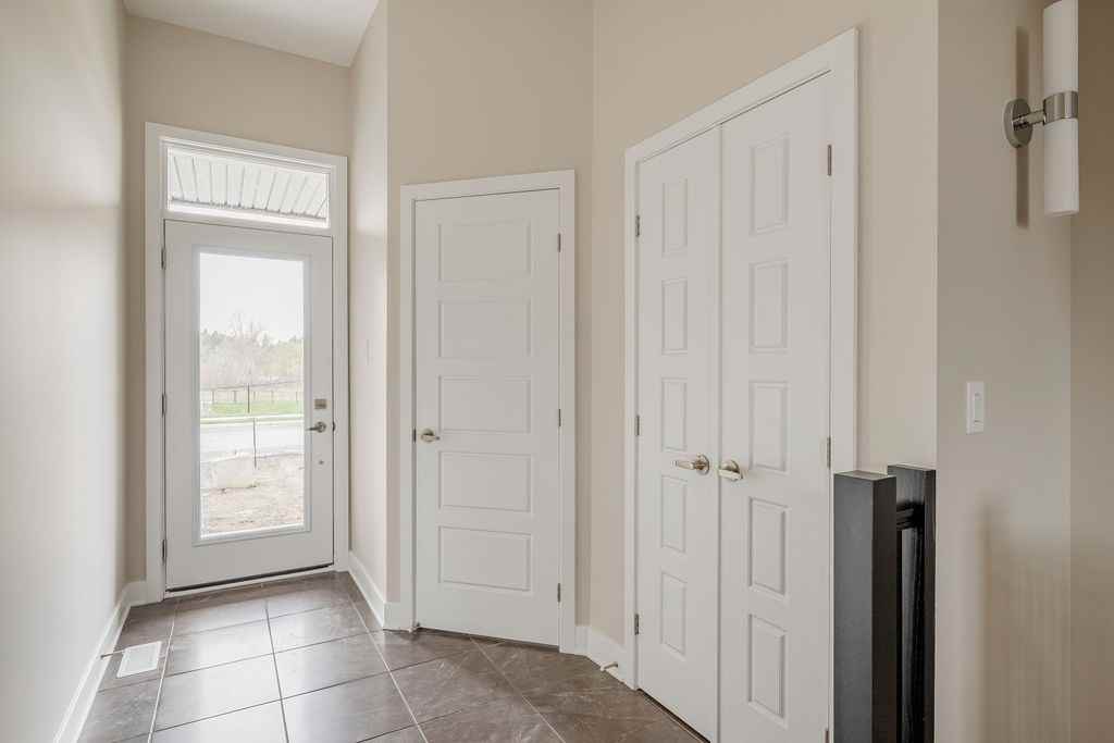 151 Bristol Crescent - Photo 2 of 39