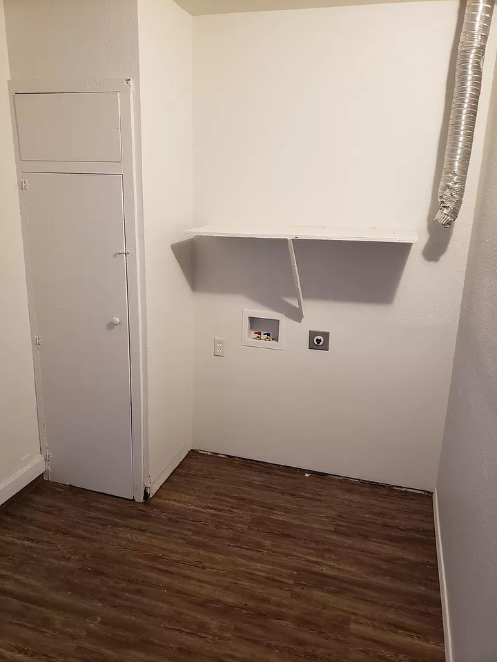 724 Northeast 81st Street - Photo 3 of 12