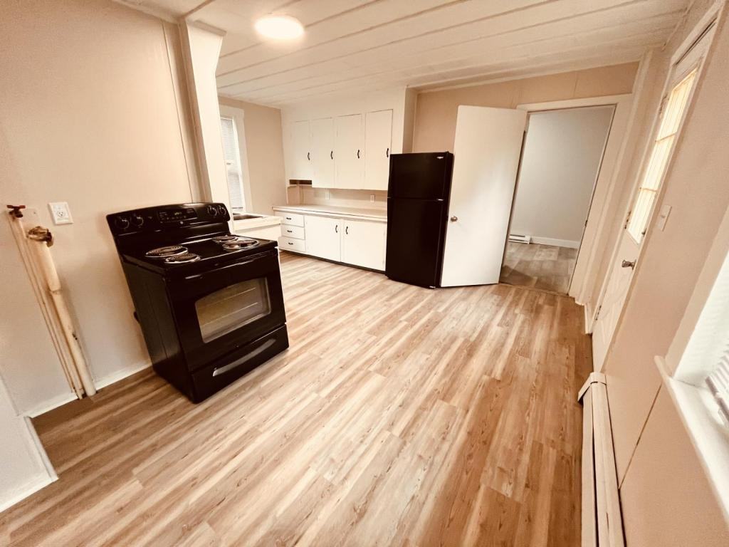 34 Union St Apt 1 - Photo 5 of 12