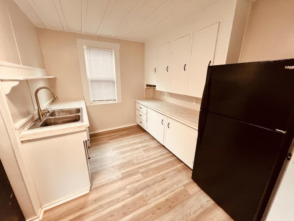 34 Union St Apt 1 - Photo 6 of 12