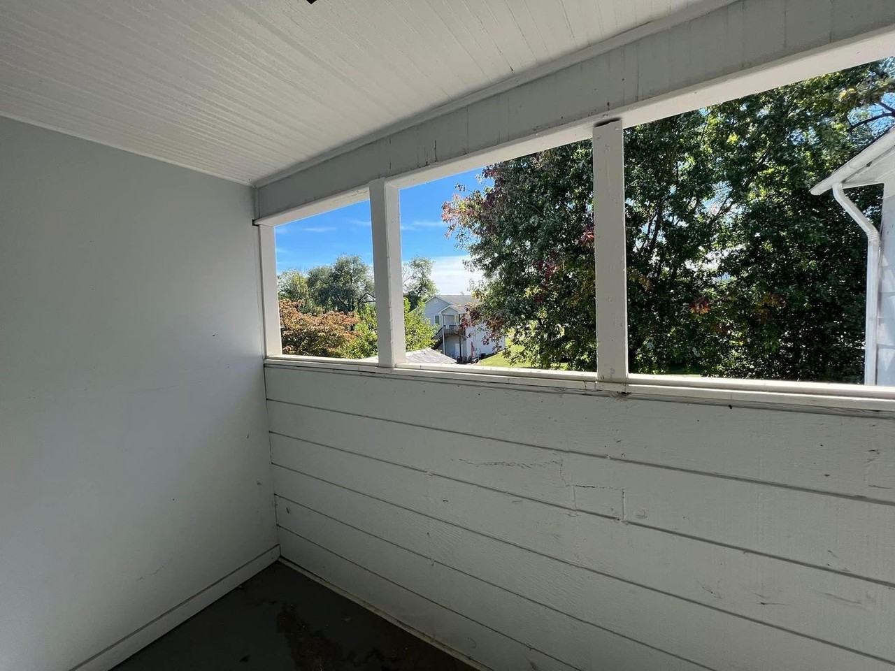 418 Chestnut St - Photo 2 of 10