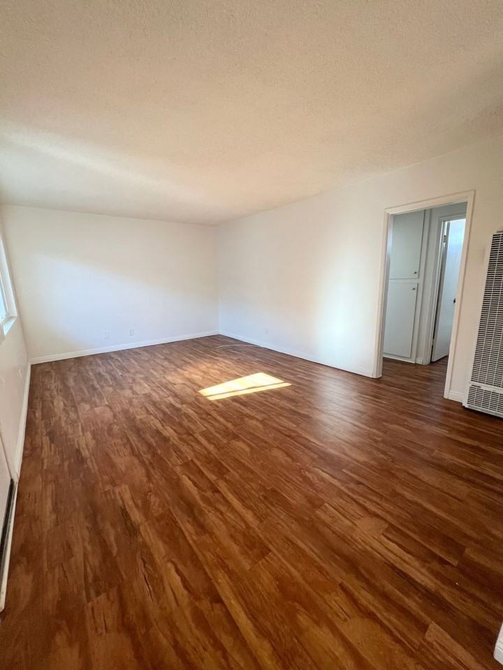 Welcome to the Beautiful Cameo Apartments in Prime Torrance - Photo 3 of 14