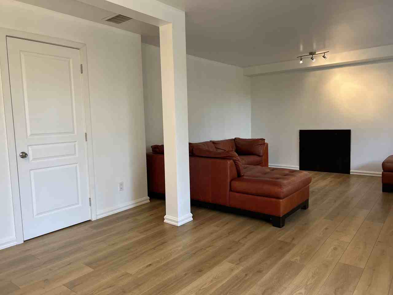 1044 Heywood Street - Photo 3 of 6