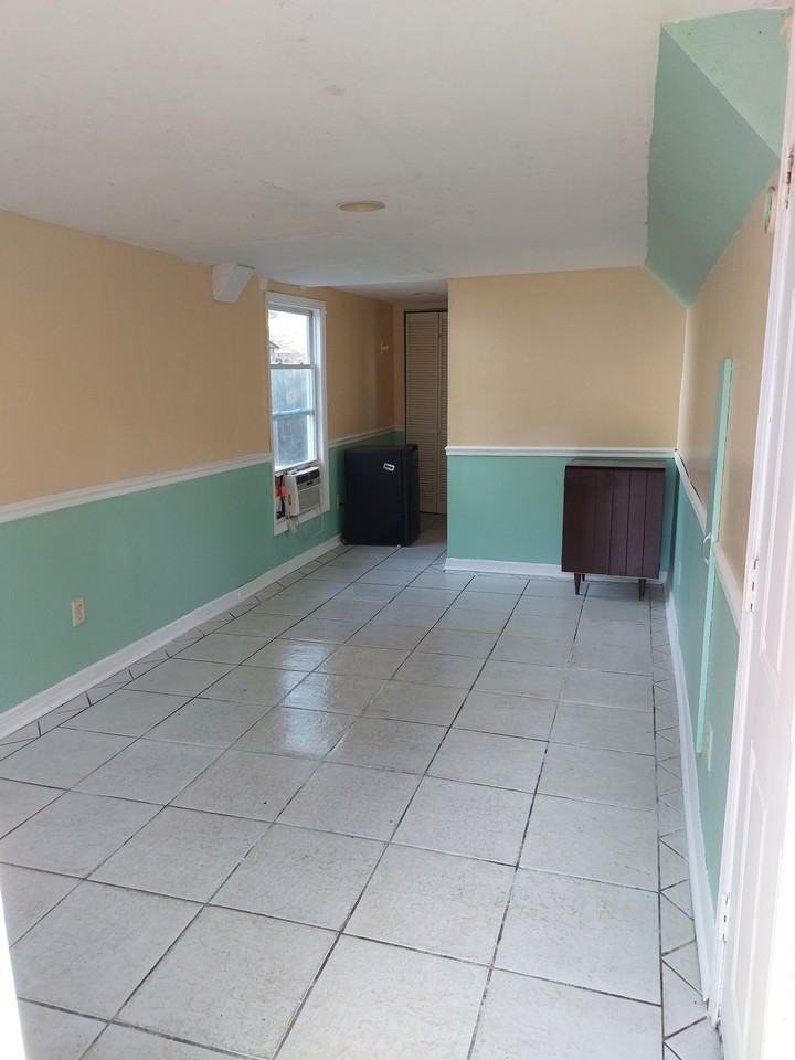307 Pennsylvania Ave #1L - Photo 2 of 4