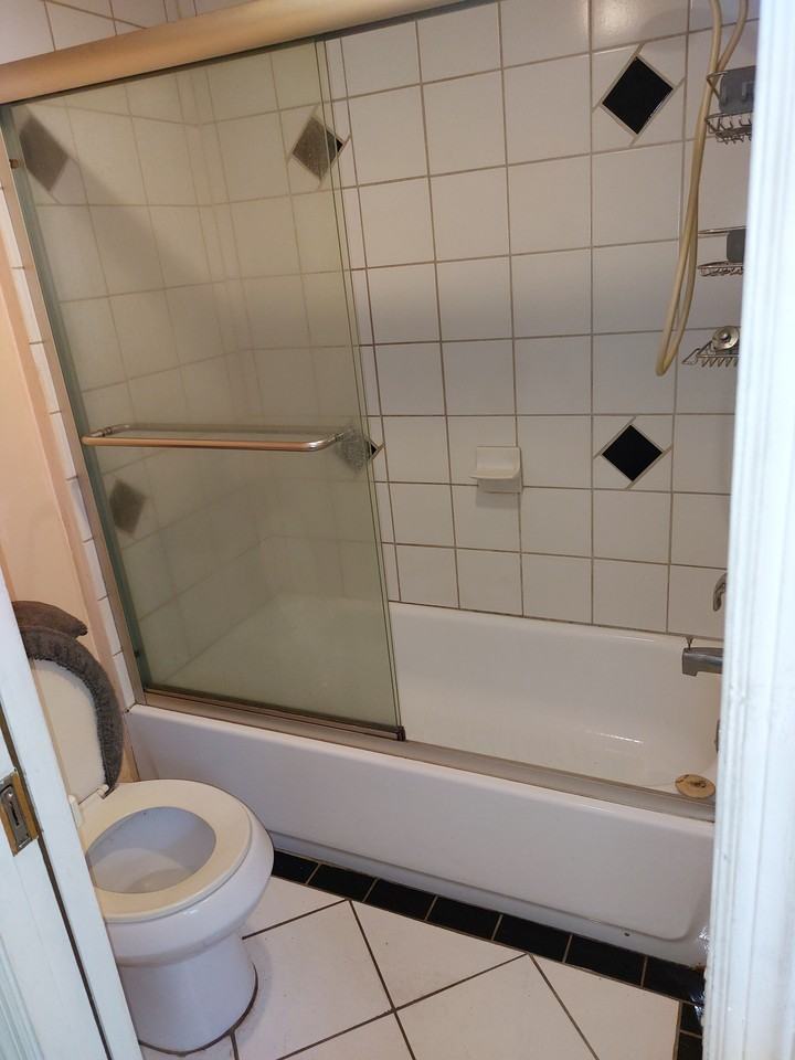 307 Pennsylvania Ave #1L - Photo 3 of 4