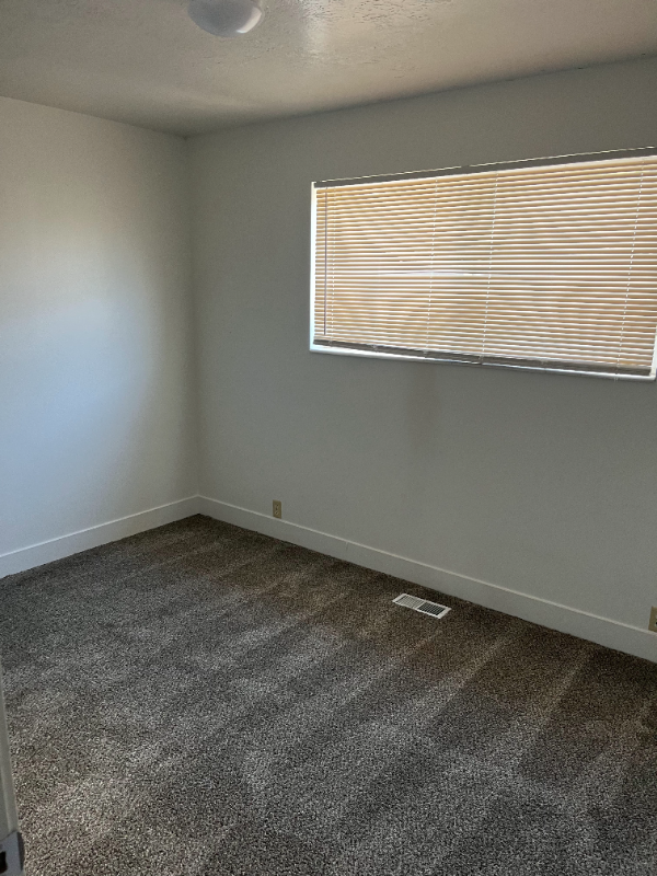 245 W Aly #3 - Photo 5 of 7