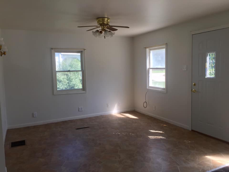 1072 Clay St - Photo 3 of 4