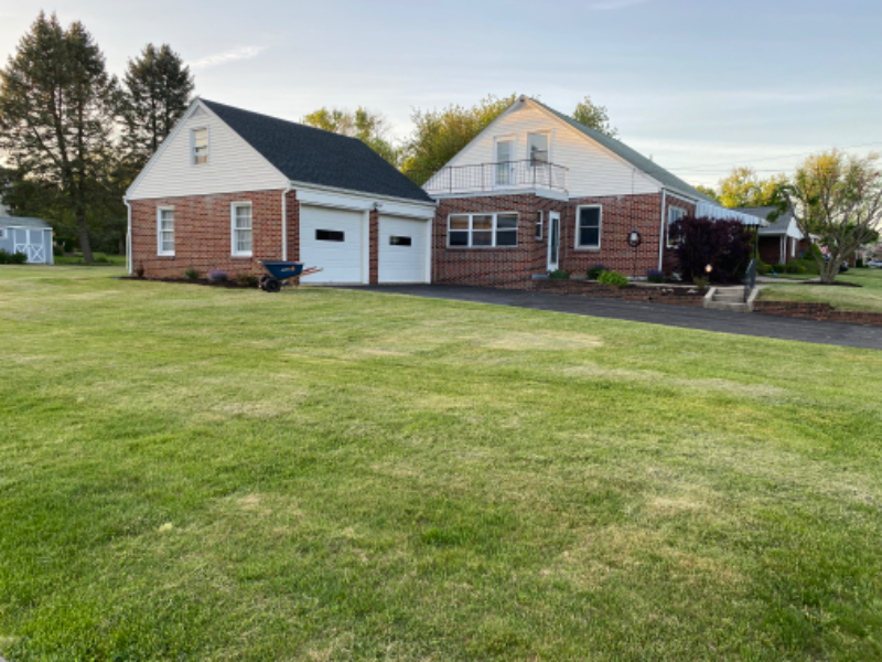 308 N Academy Dr - Photo 2 of 12