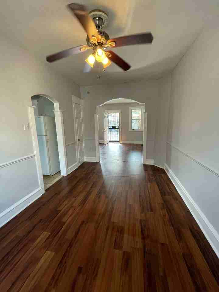 6005 N Woodstock St #1 - Photo 7 of 10