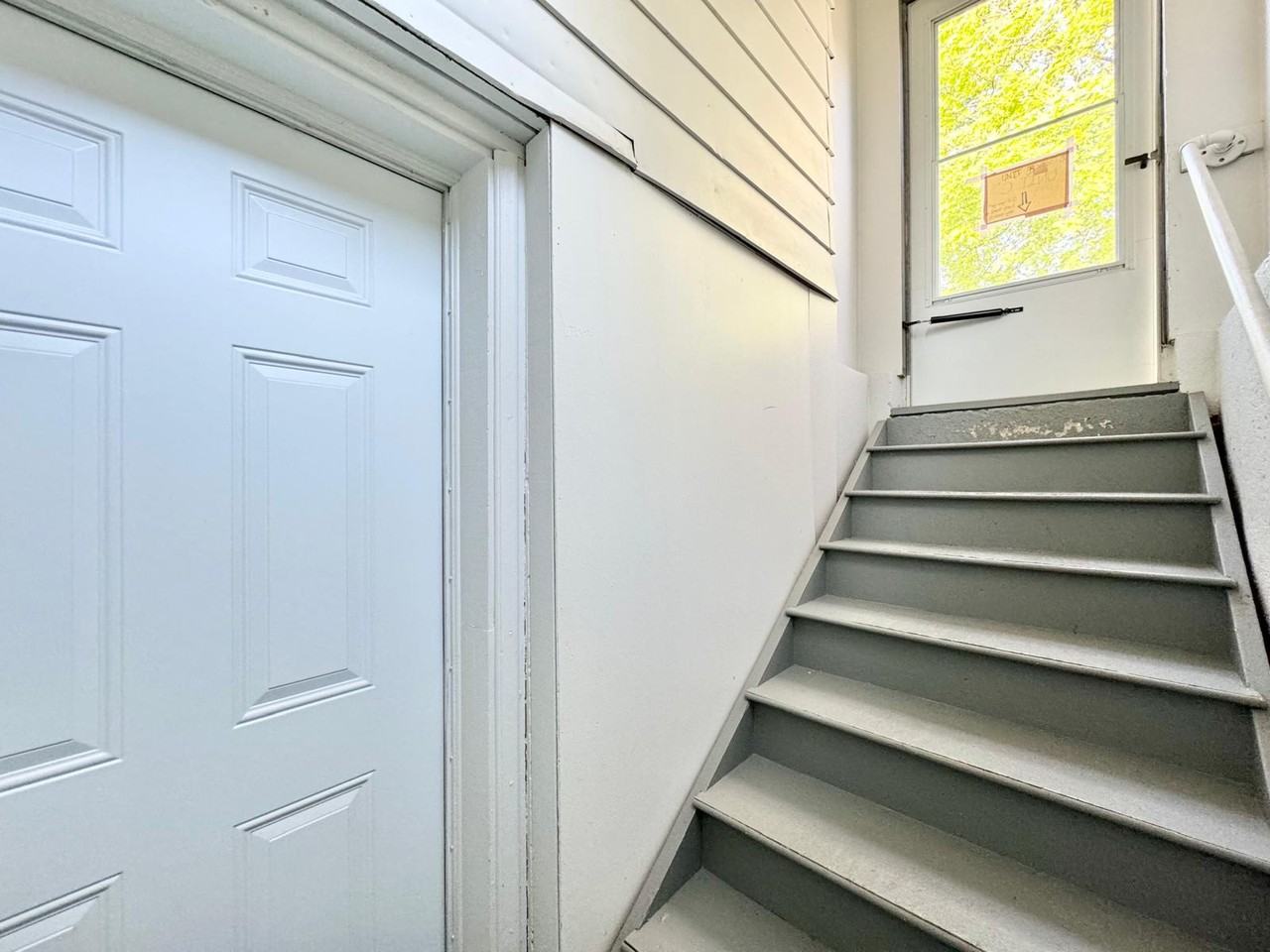 128 Geneva St Lowr - Photo 2 of 14