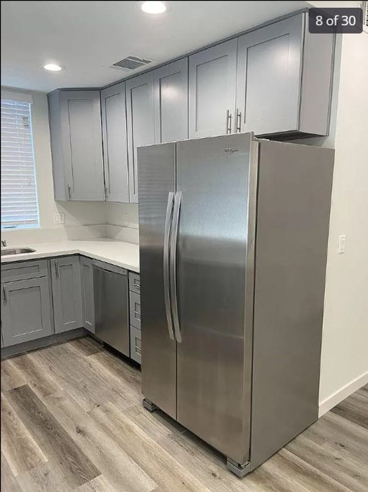 2409 1/2 Ridgeley Dr - Photo 7 of 31