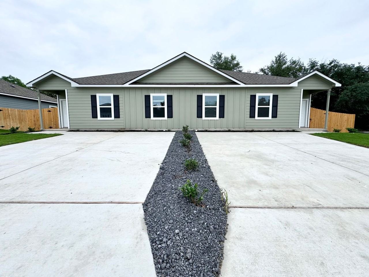 505-507 Hudson - Photo 2 of 19