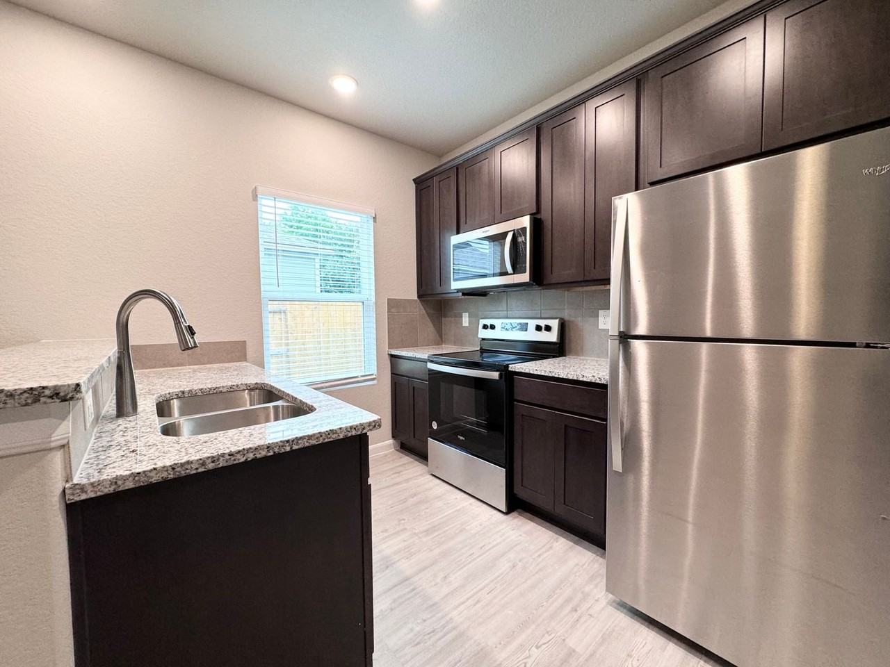 505-507 Hudson - Photo 3 of 19