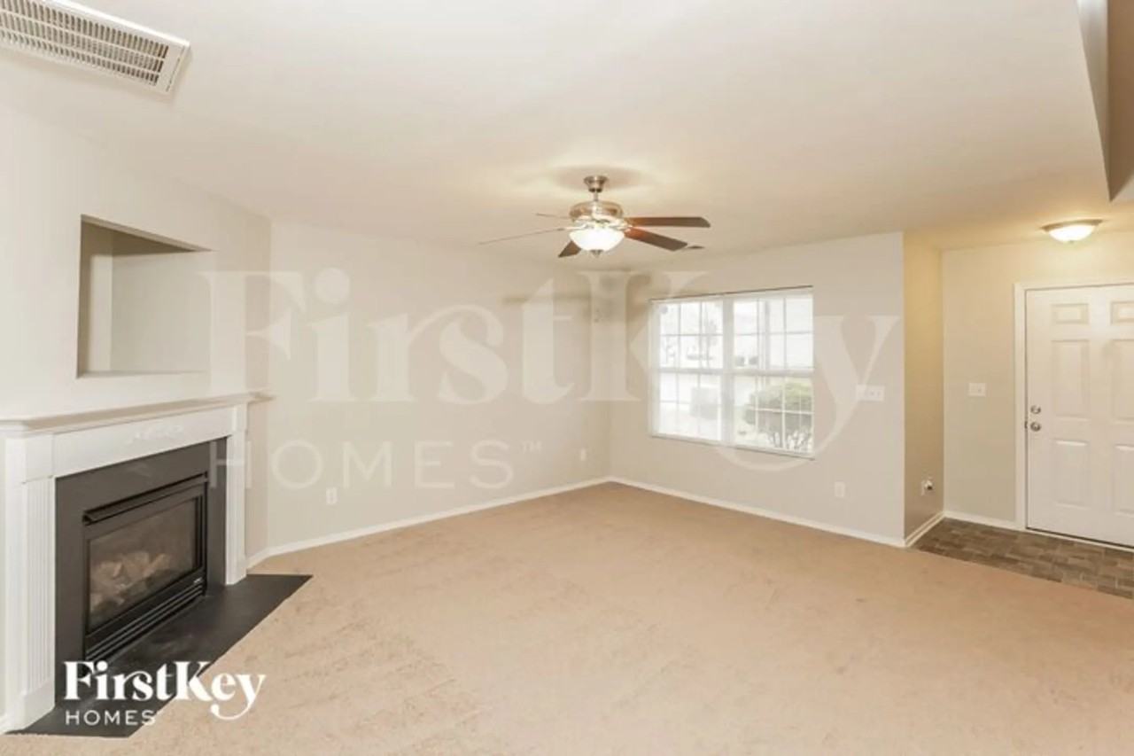 5347 Liberty Hall Cir - Photo 3 of 15