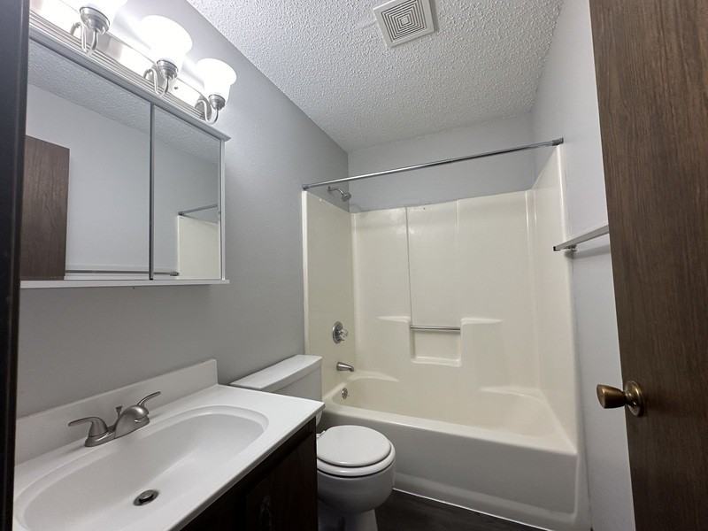 830 15th Ave Sw #5 - Photo 6 of 6