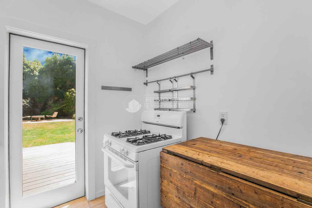 1441 Jefferson St - Photo 4 of 33